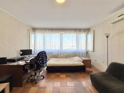 Ustanička | 4zida.rs