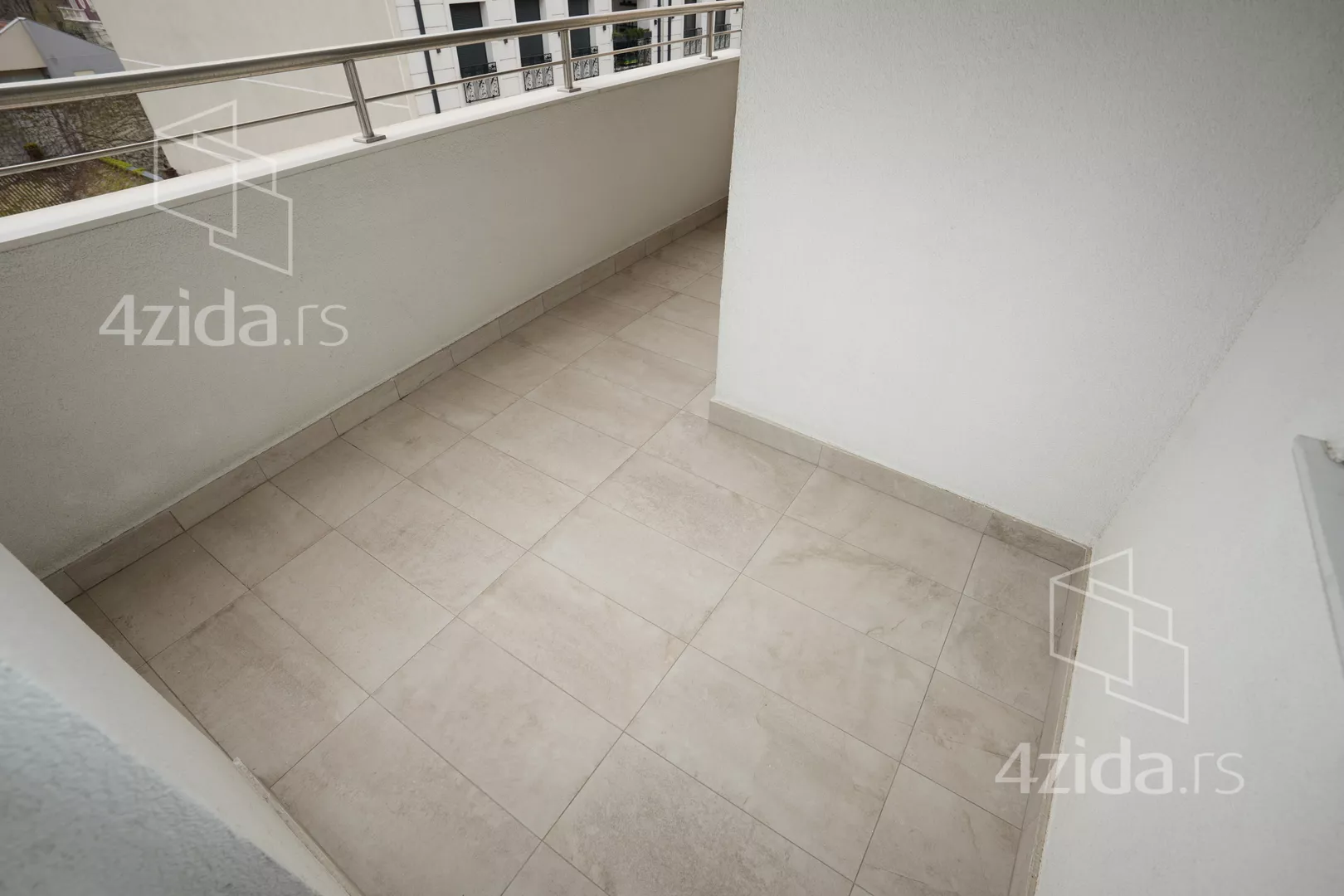 Petosoban stan | 4zida