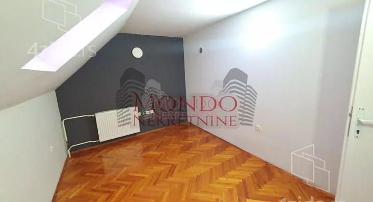 Poslovna zgrada | 4zida