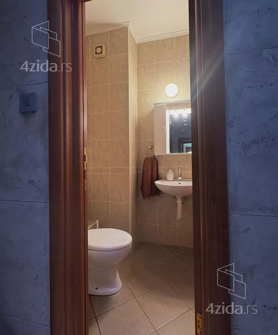 Petosoban stan | 4zida