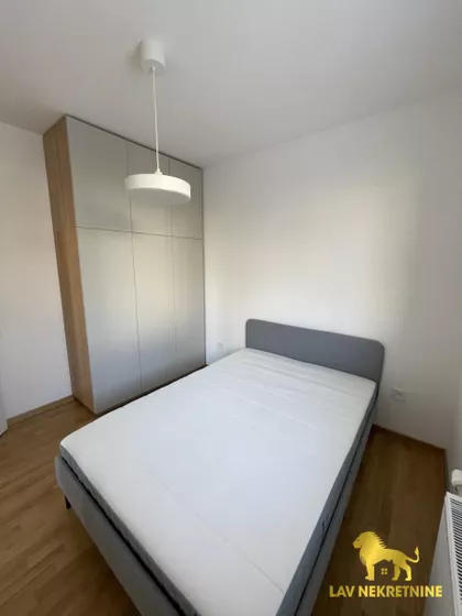 LAZE LAZAREVIĆA | 4zida.rs