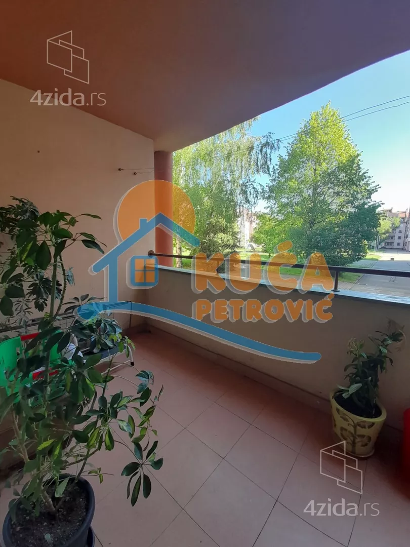 Troiposoban stan | 4zida