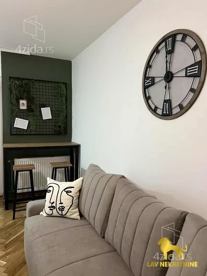 ŽELEZNIČKA | 4zida.rs