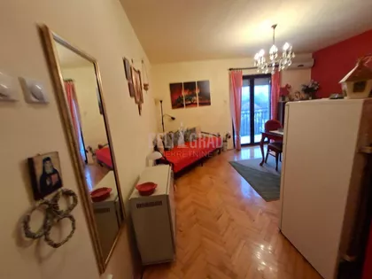 Kneževačka | 4zida.rs
