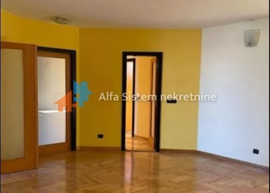 Šestosoban stan | 4zida