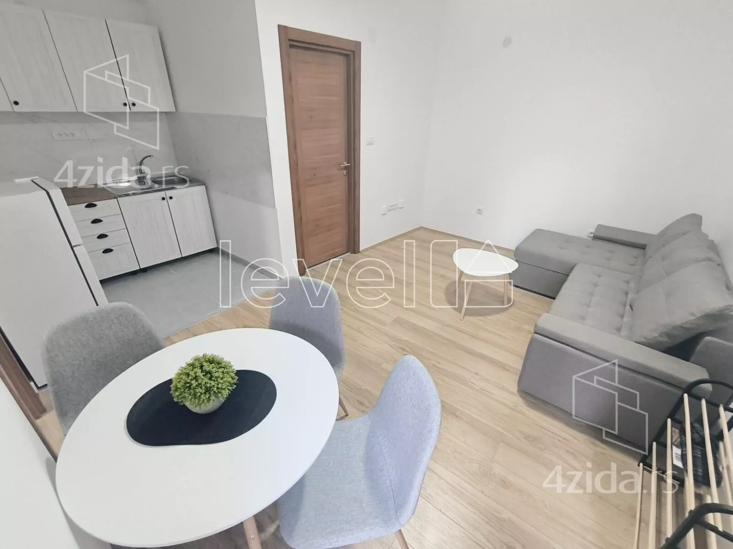 Jednoiposoban stan | 4zida