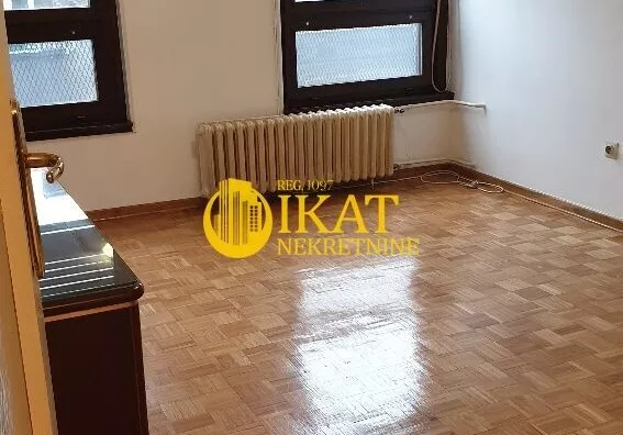 Četvoroiposoban stan | 4zida