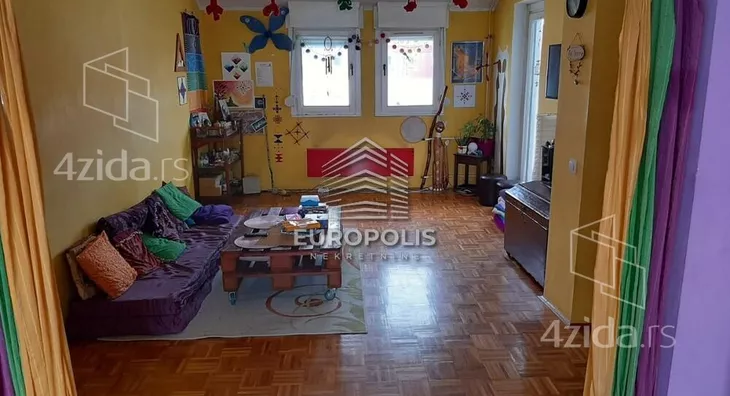 Troiposoban stan | 4zida