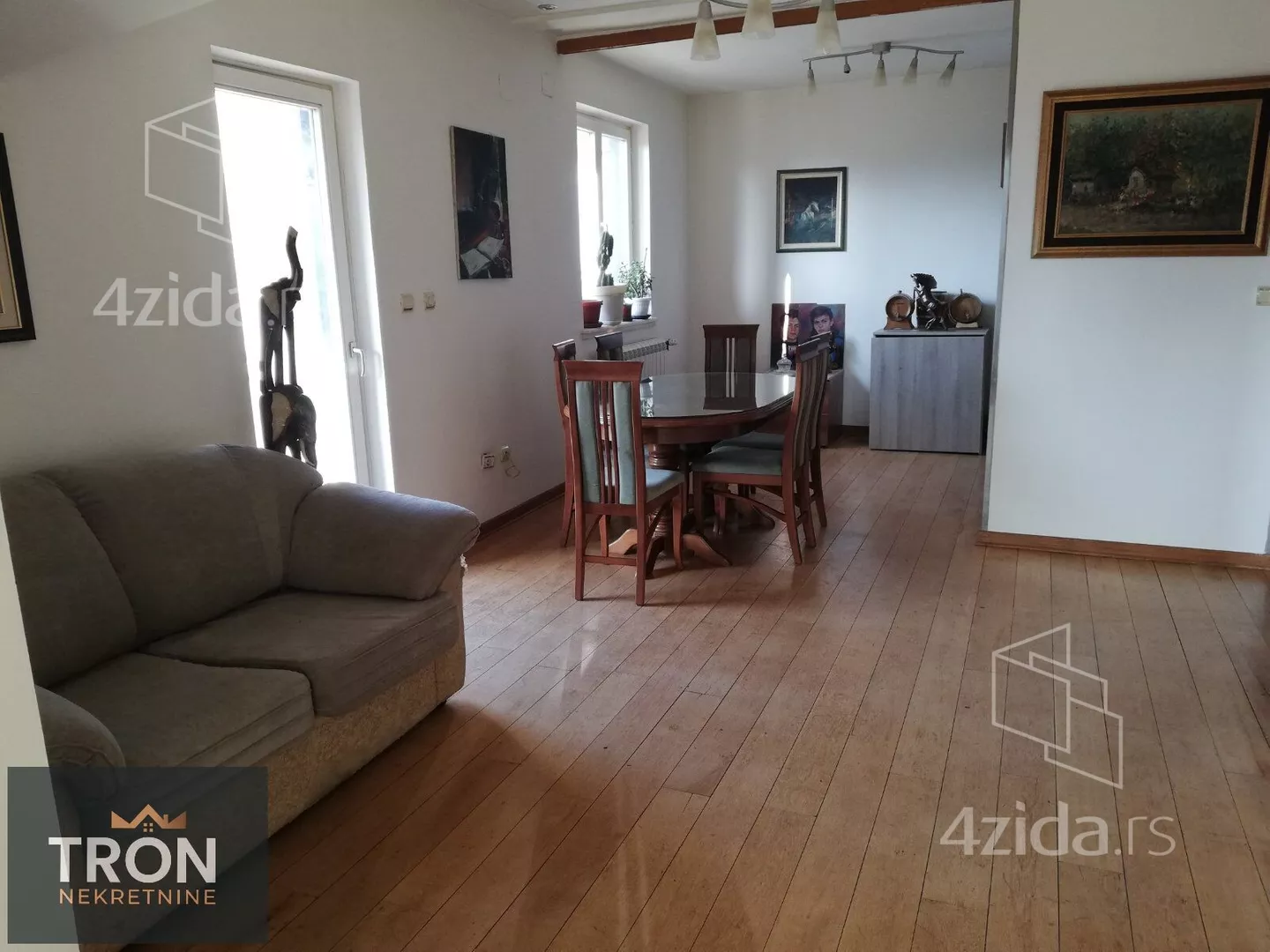 Petosoban stan | 4zida