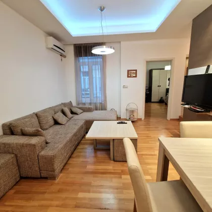 KRALJA MILANA | 4zida.rs