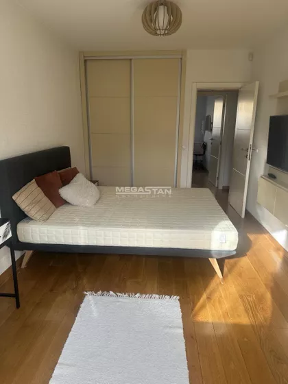 Petra Lekovića | 4zida.rs