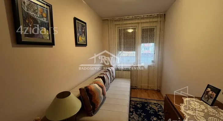 Šestosoban stan | 4zida