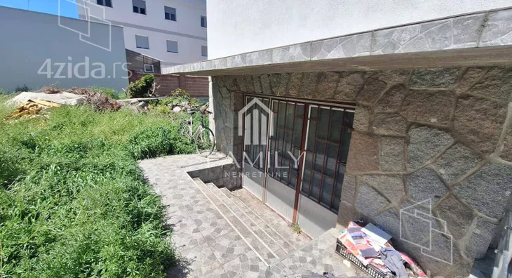 3-etažna kuća | 4zida