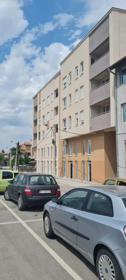 Cetinjska | 4zida.rs