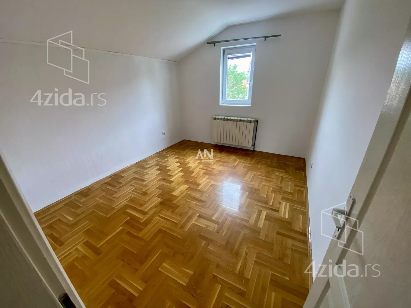 Šestosoban stan | 4zida