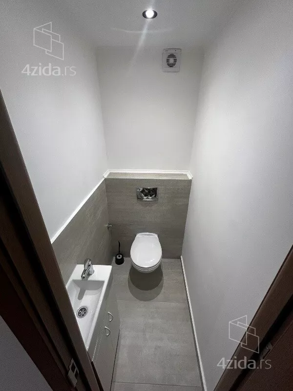 Četvoroiposoban stan | 4zida