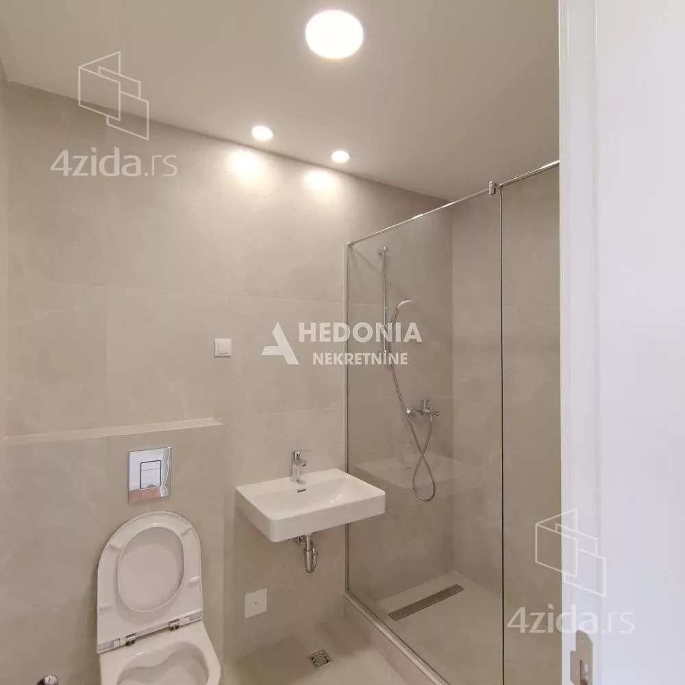 Četvoroiposoban stan | 4zida