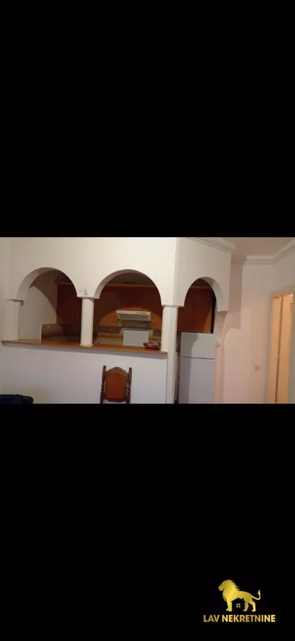 MAKSIMA GORKOG | 4zida.rs