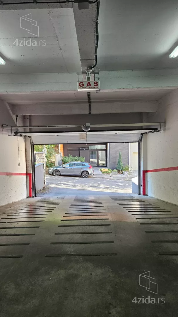 Garaža | 4zida