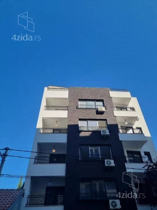 Lokal | 4zida