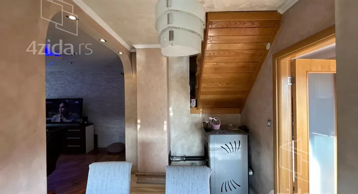 Četvoroiposoban stan | 4zida