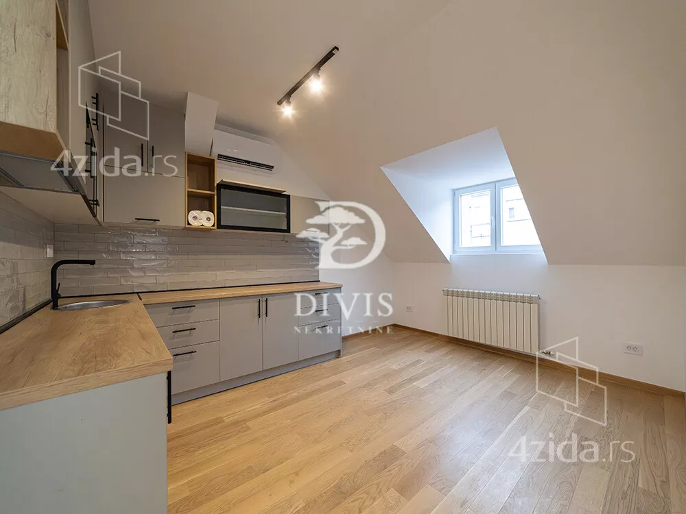 Četvoroiposoban stan | 4zida