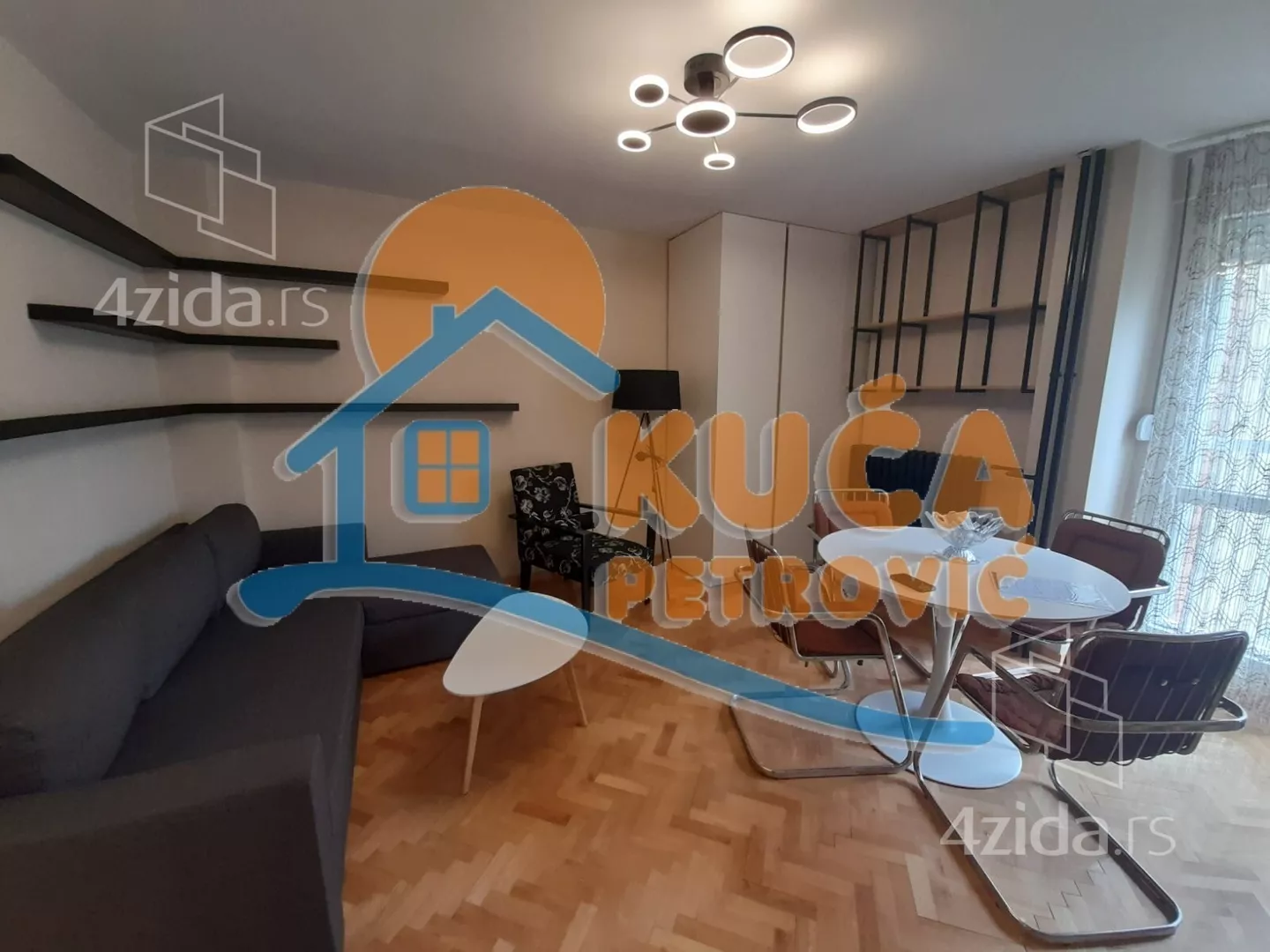 Jednoiposoban stan | 4zida