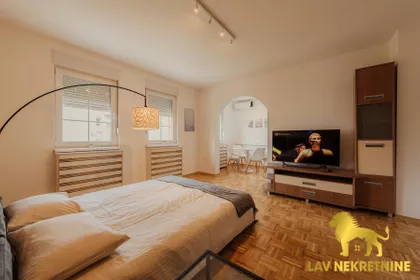 JUGOVICEVA | 4zida.rs