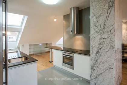 Crveni Pevac | 4zida.rs