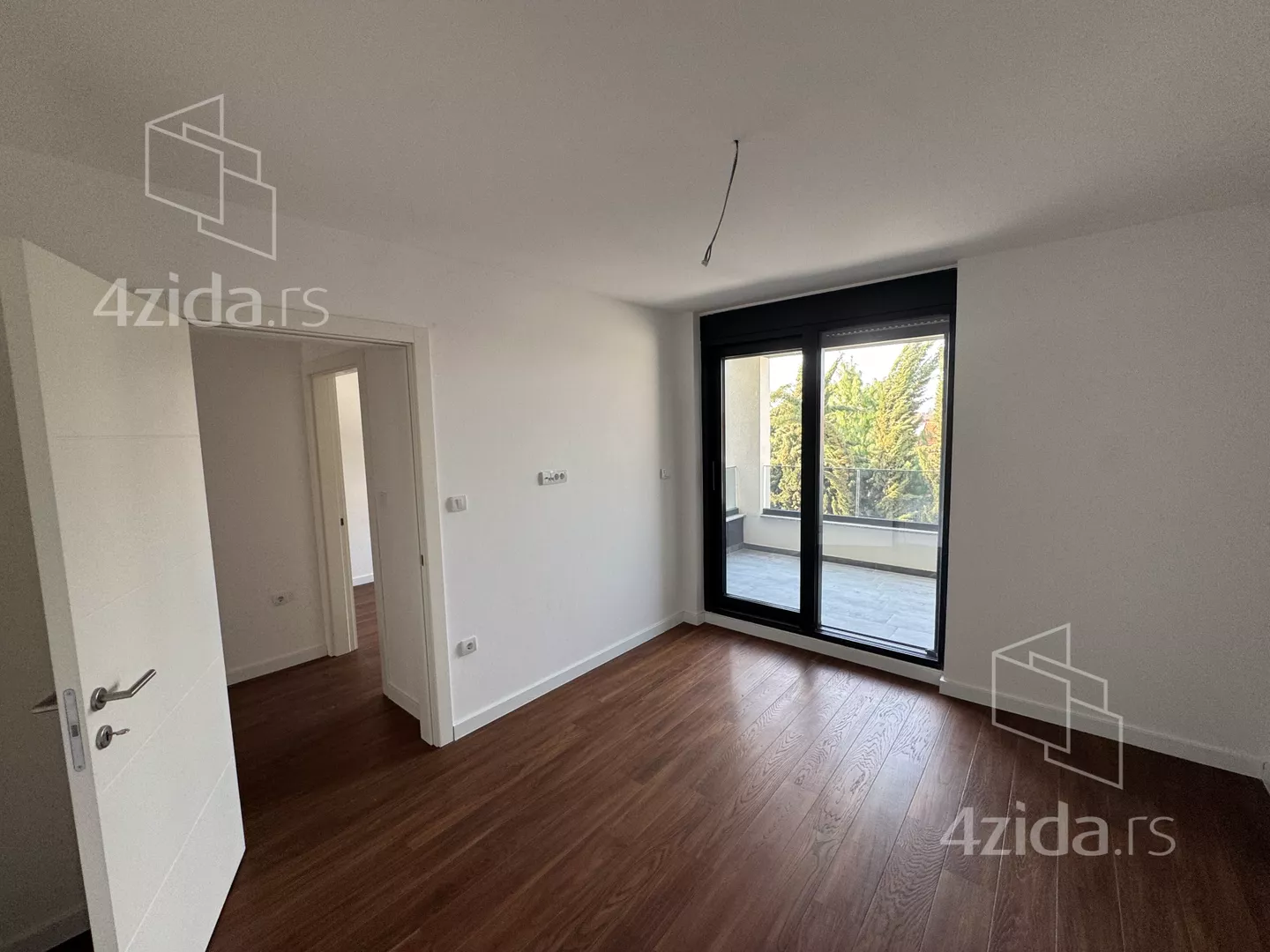 Šestosoban stan | 4zida