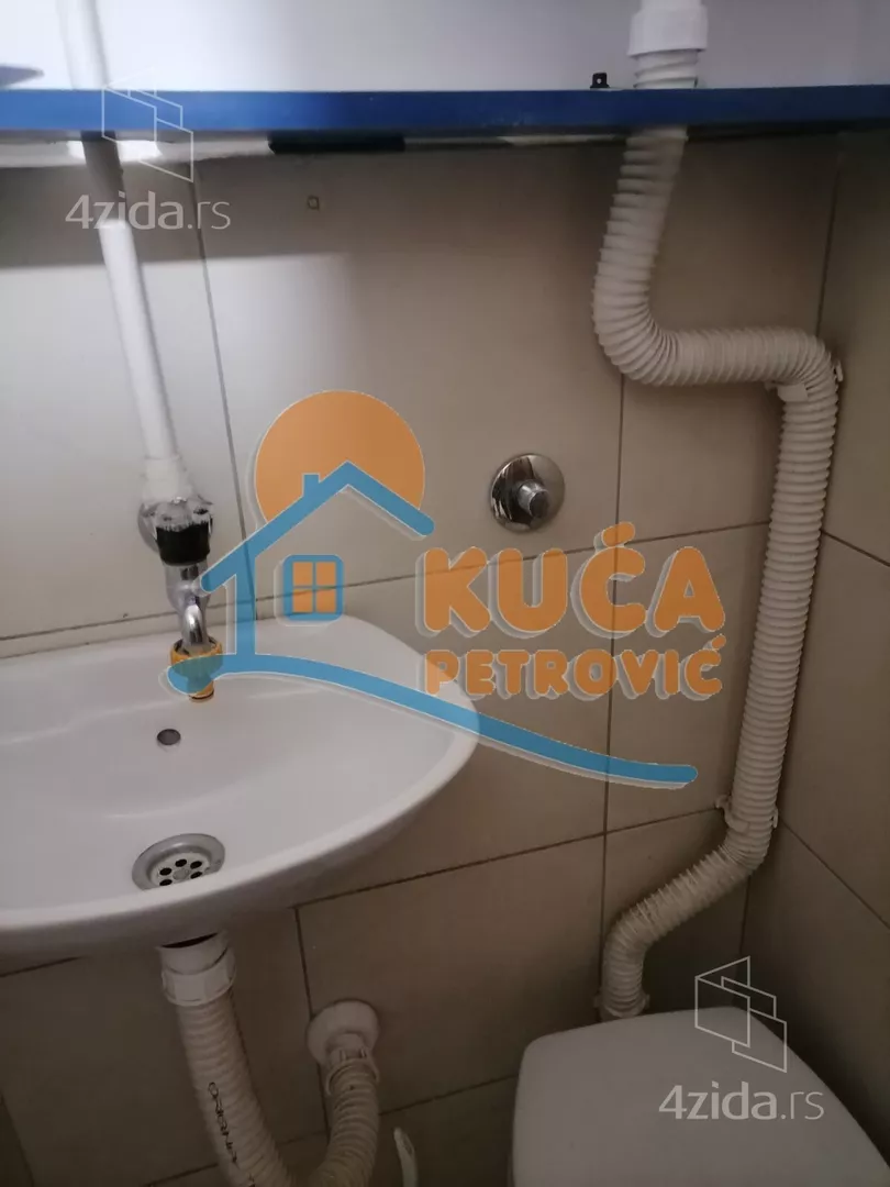 Lokal | 4zida