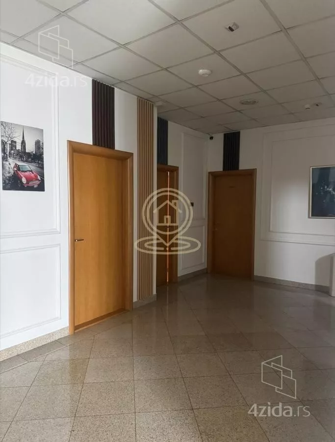 Poslovna zgrada | 4zida