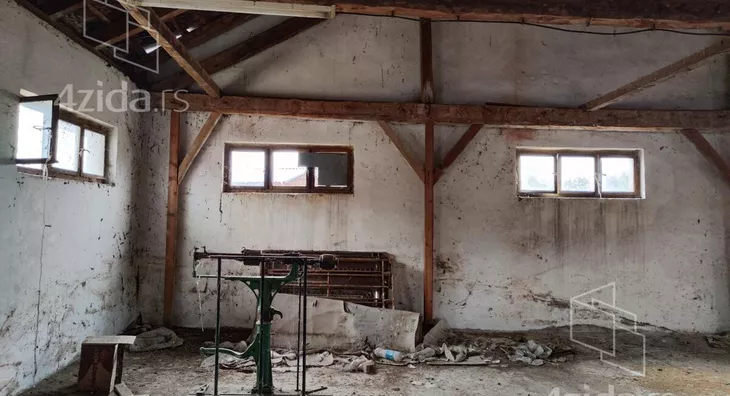 Poslovna zgrada | 4zida