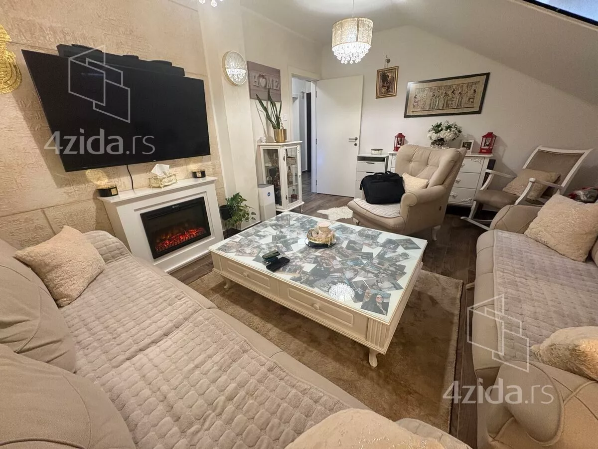 Petosoban stan | 4zida