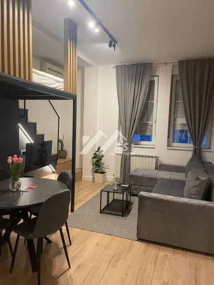 Lasla Gala | 4zida.rs