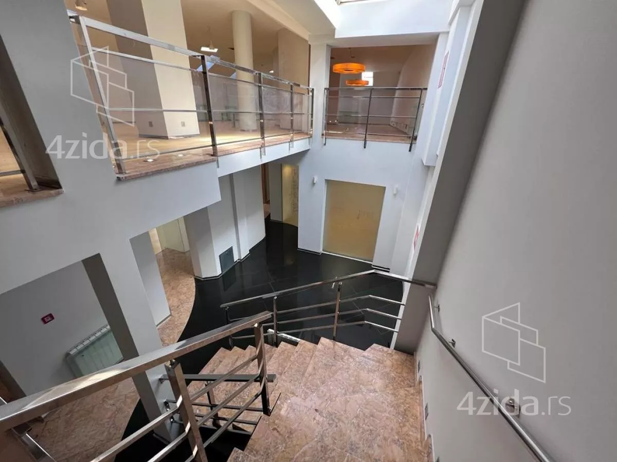 Poslovni prostor | 4zida