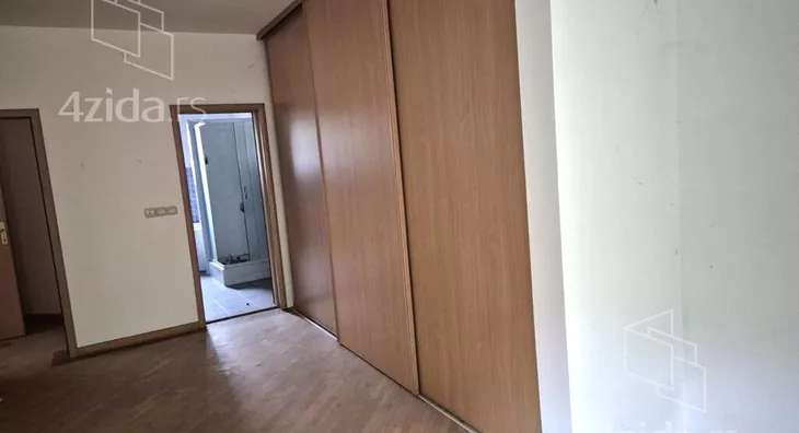4-etažna kuća | 4zida