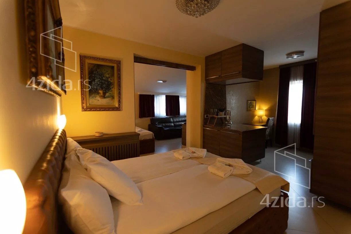 Turistički objekat | 4zida