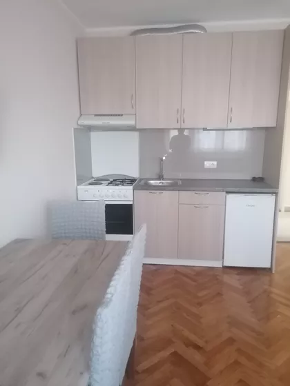 Majora Omera Mehića 13 | 4zida.rs