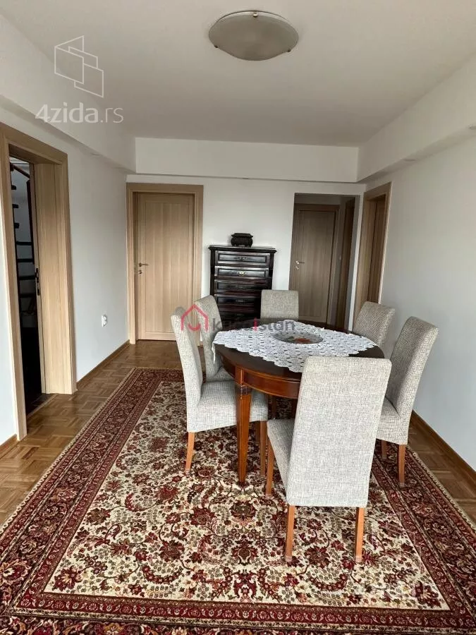 Petosoban stan | 4zida