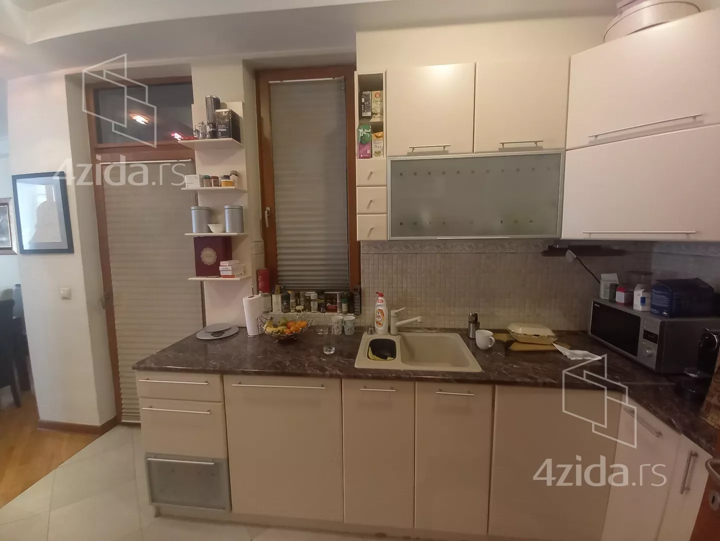 Troiposoban stan | 4zida