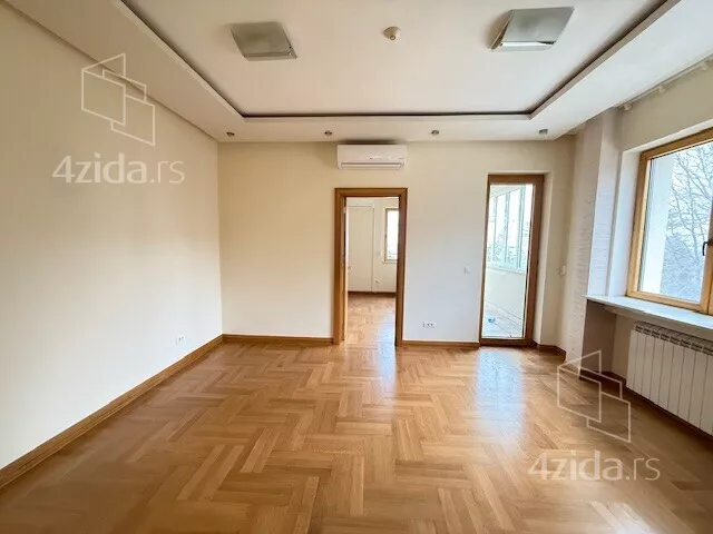 Šestosoban stan | 4zida