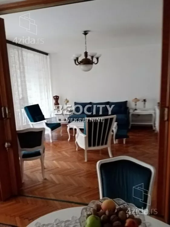 Četvoroiposoban stan | 4zida