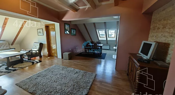 Četvoroiposoban stan | 4zida