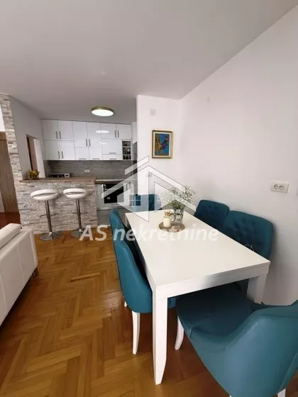 Stepa Stepanović | 4zida.rs