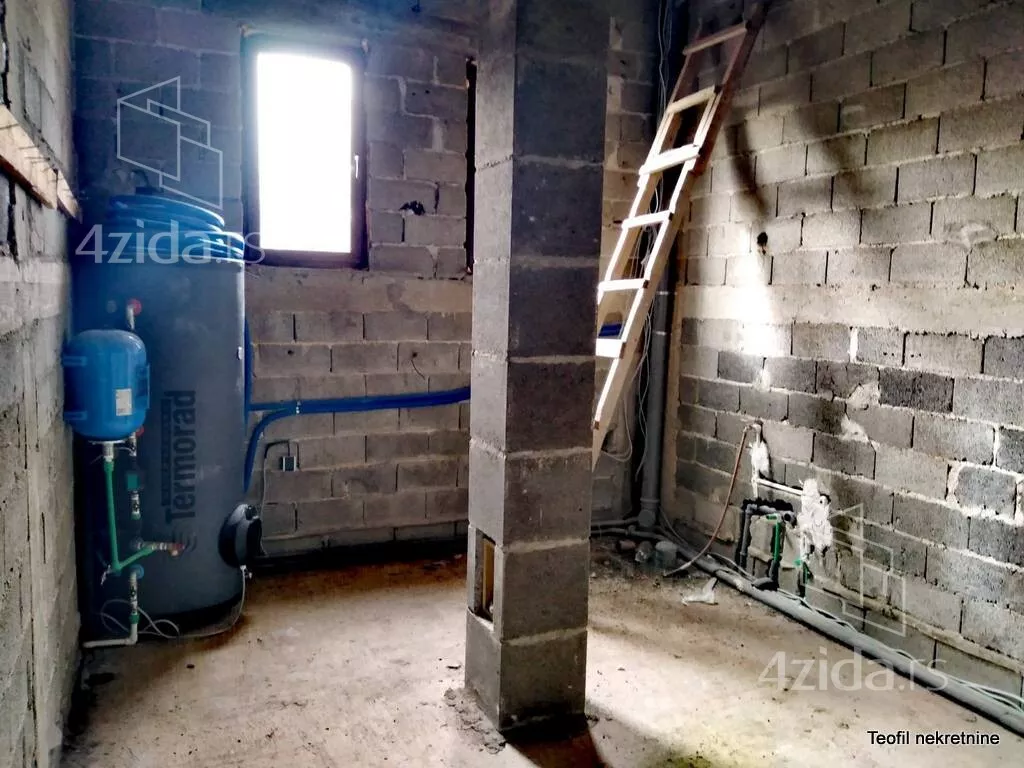 3-etažna kuća | 4zida