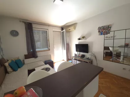 Hadži Ruvimova | 4zida.rs