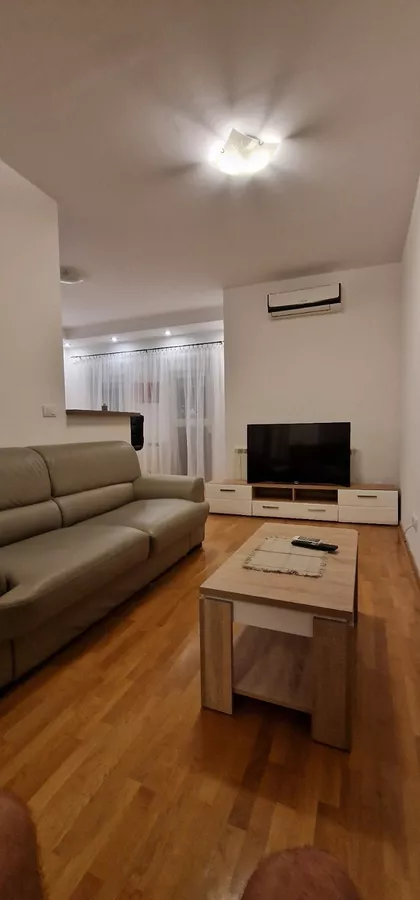 Danilova | 4zida.rs