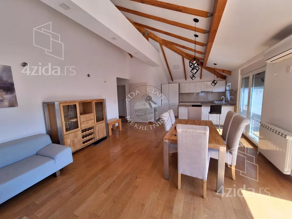 Četvoroiposoban stan | 4zida