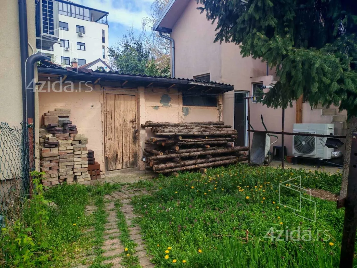 Troiposoban stan | 4zida